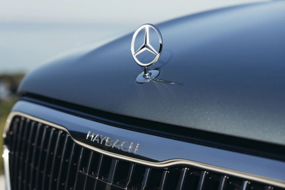 Mercedes-Maybach GLS 680 ฝากระโปรงหน้า