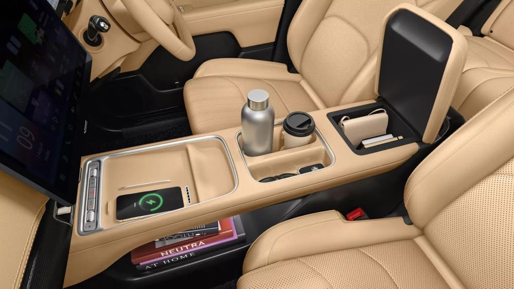 MG Hector Tomahawk คอนโซลกลาง