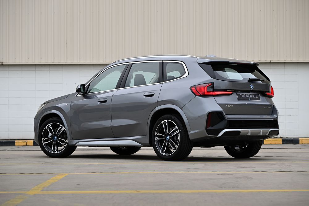 บีเอ็มดับเบิลยู iX1 eDrive20L M Sport