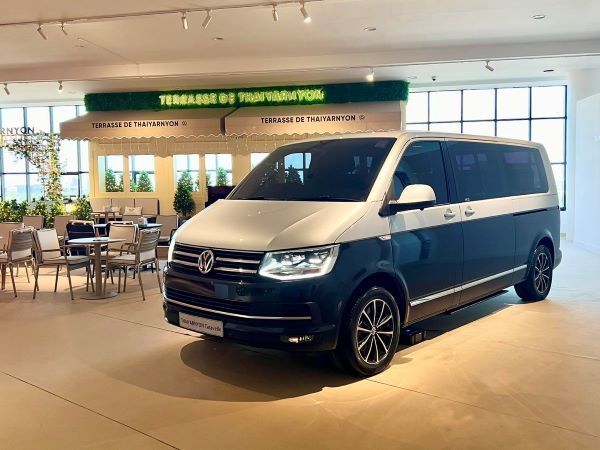 Volkswagen THAIYARNYON Caravelle รุ่น Comfortline NGZ ตัวแต่งภายใน