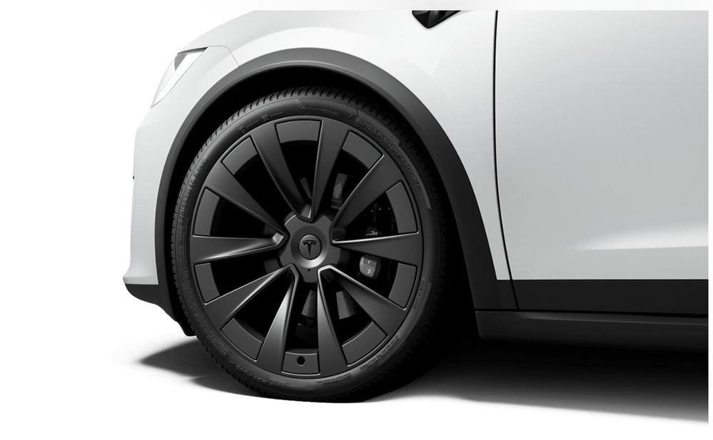 Tesla Model X Plaid 22 inch wheel