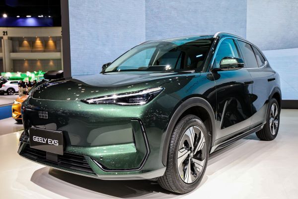 เปิดตัว GEELY EX5 MAX+ และ GEELY EX2 Shooting Star รุ่นพิเศษ 2026