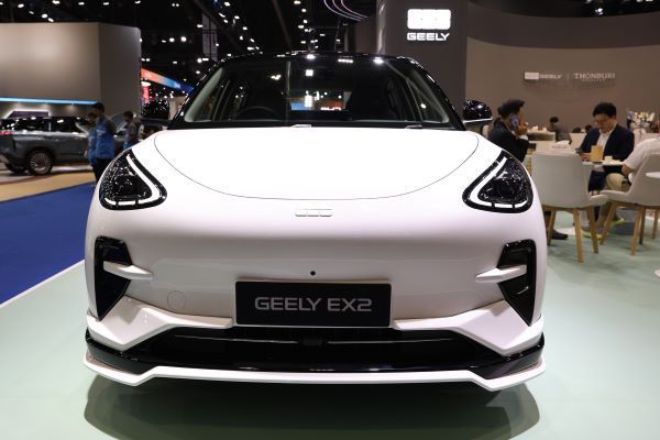 GEELY EX2 2026 รุ่นพิเศษ ด้านหน้า