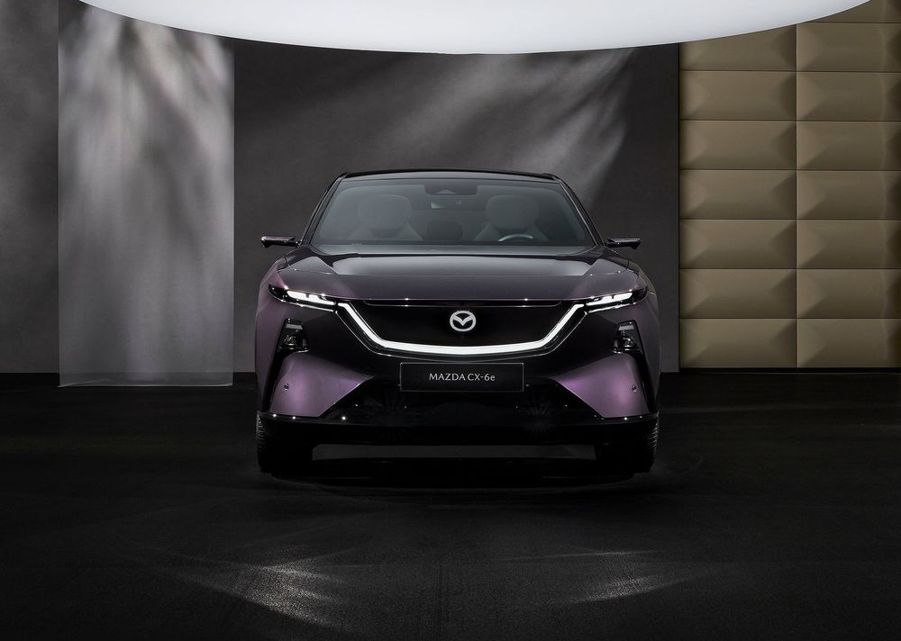 Mazda CX-6e Front