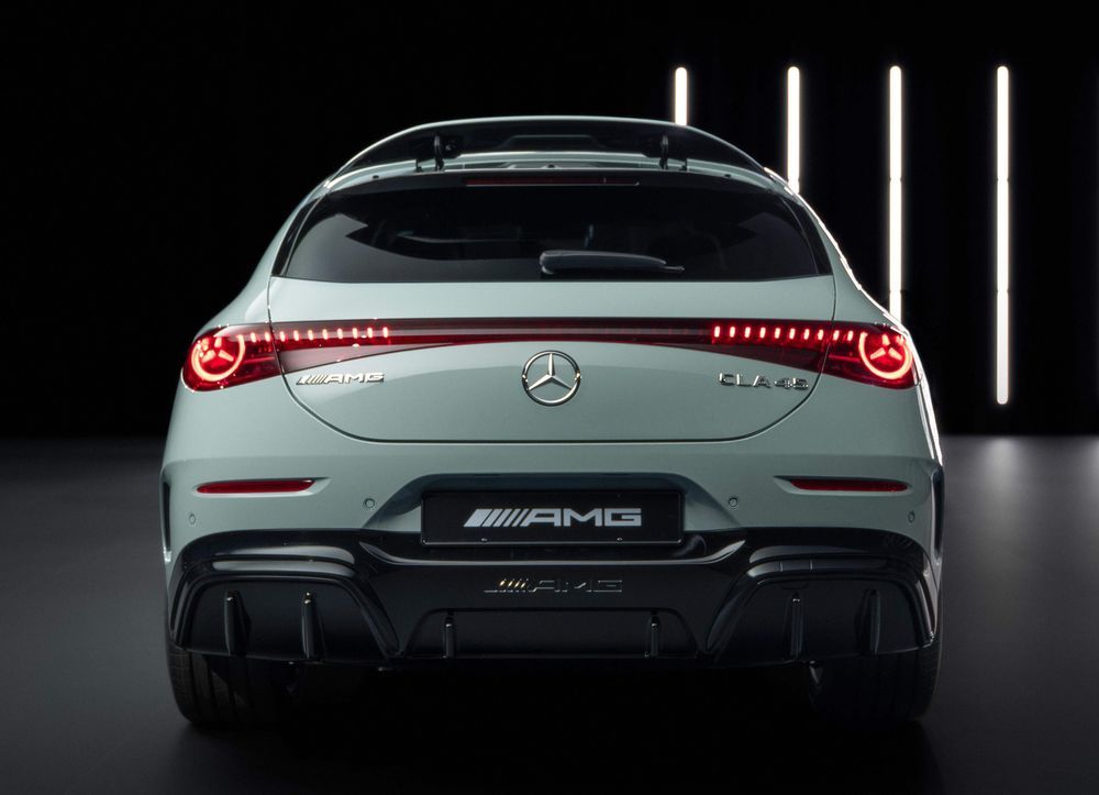 Mercedes-AMG CLA 45 4MATIC+ Shooting Brake ด้านท้าย