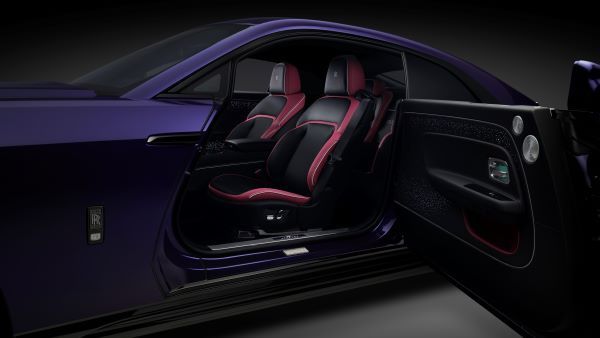 Rolls-Royce Black Badge Spectre 2025 เบาะโดยสาร