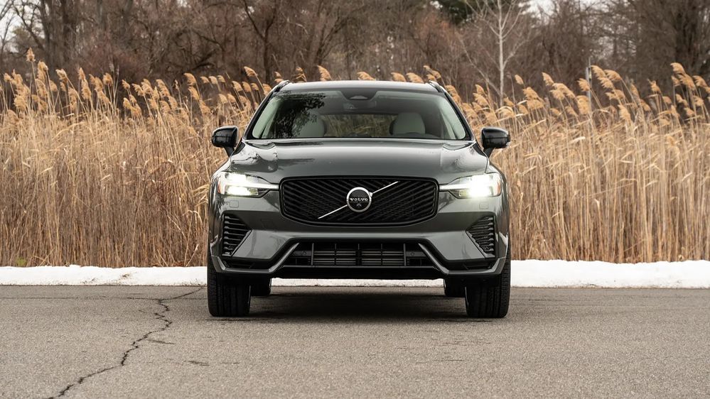 Volvo XC60 ด้านหน้า