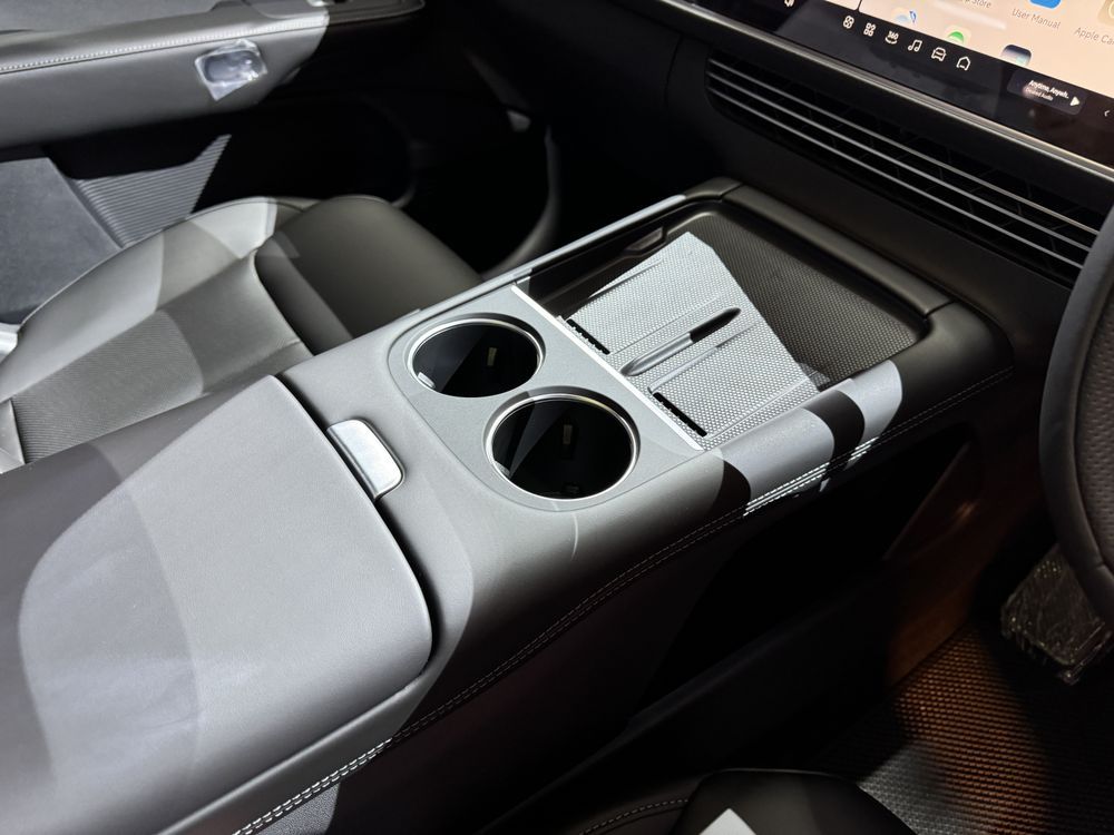 XPENG G6 Center console