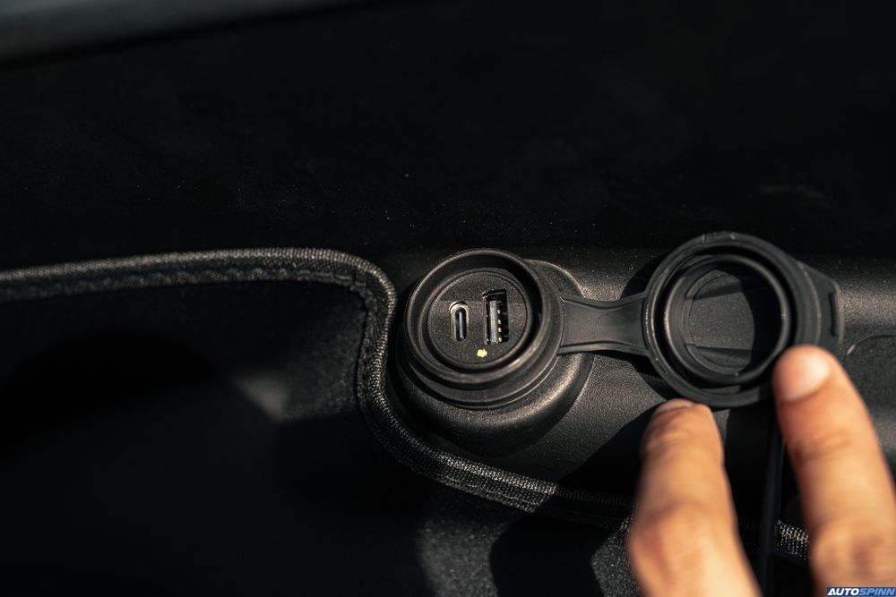 Zontes 368G 2026 ช่องชาร์จ