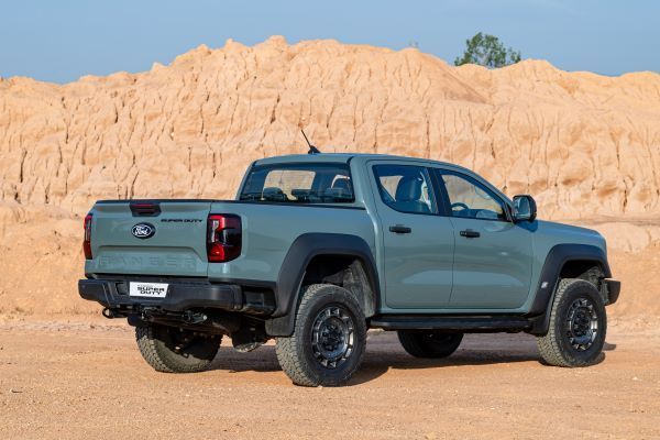 FORD SUPER DUTY 2026 ด้านหลัง