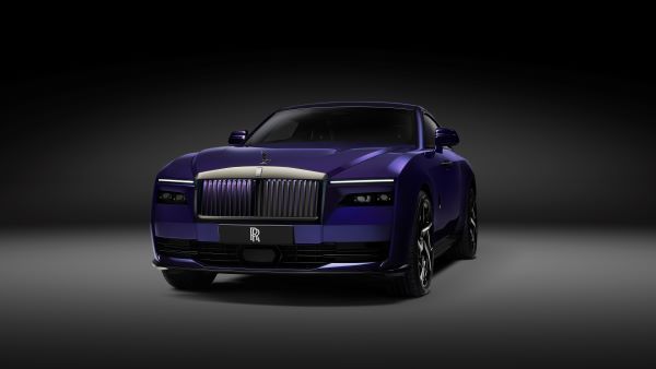 Rolls-Royce Black Badge Spectre 2025 ด้านหน้า