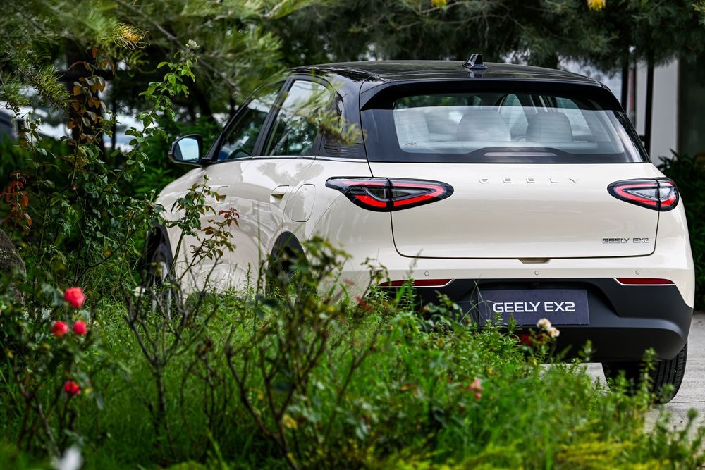 Geely EX2