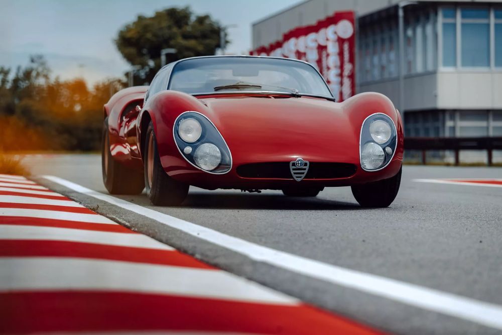 Alfa Romeo 33 Stradale ปี 2024 (เวอร์ชั่นเก่า)