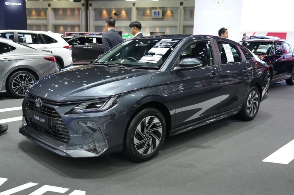 New Yaris Ativ HEV Premium และ HEV GR Sport