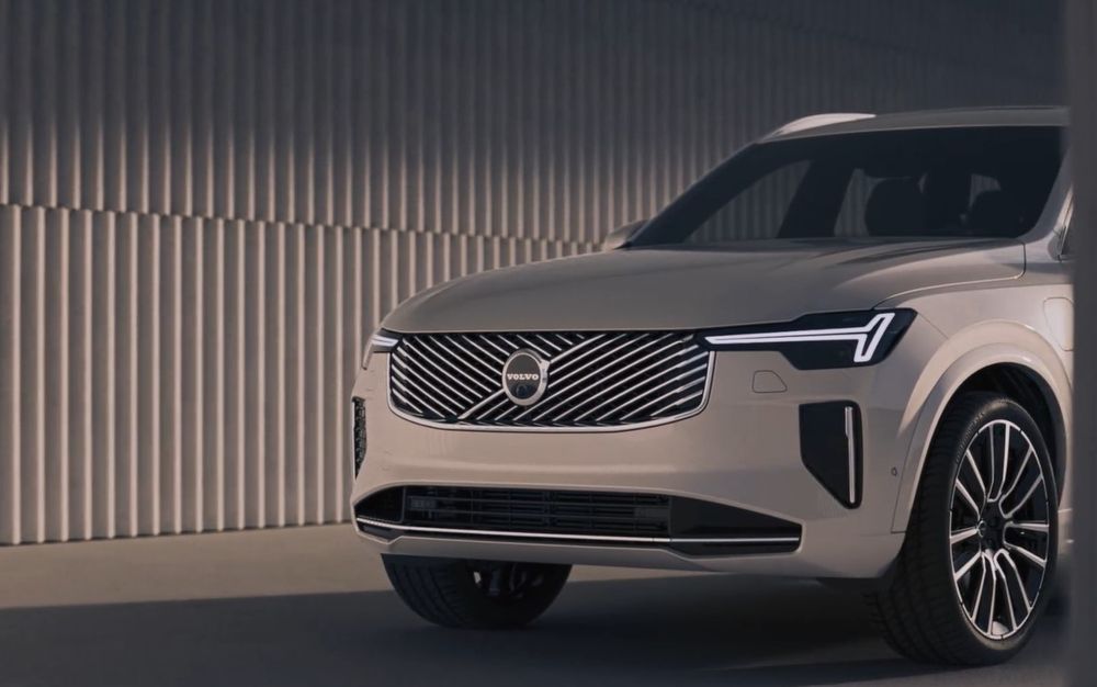กระจังหน้า Volvo XC90 Ultra PHEV 2025