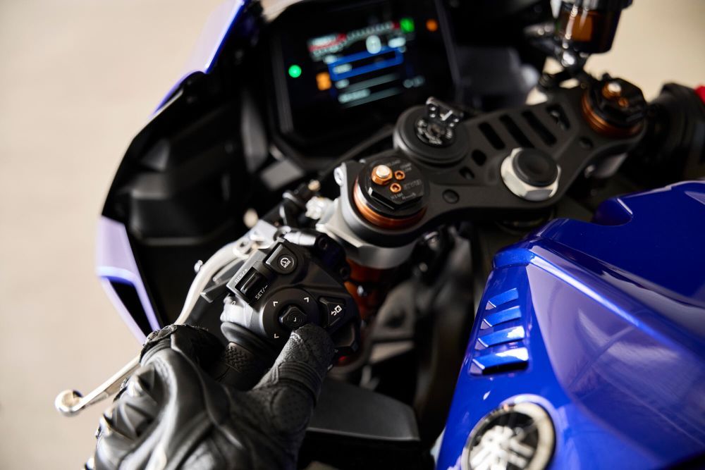 Yamaha R9 Handle bar