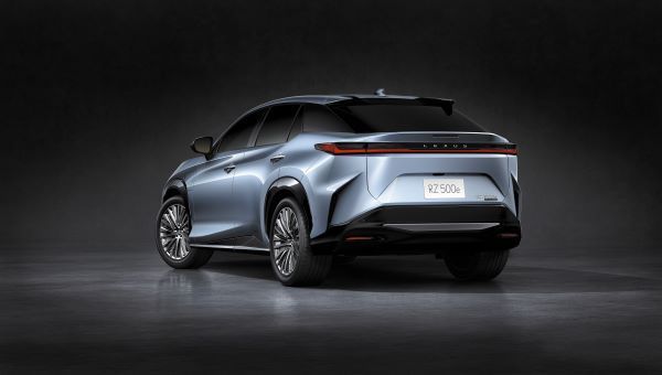 The New All-electric Lexus RZ 2025-2026 ด้านท้าย