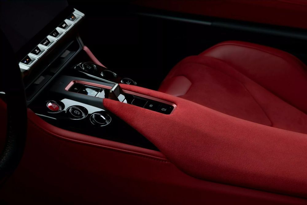 Toyota GR GT คอนโซลกลาง