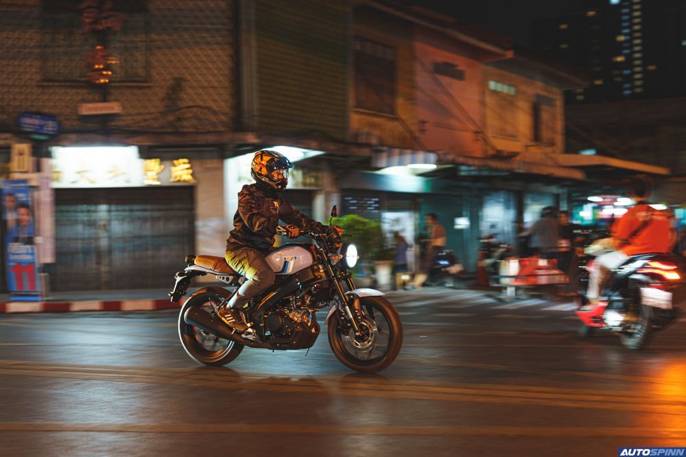 Yamaha XSR155 Night ride
