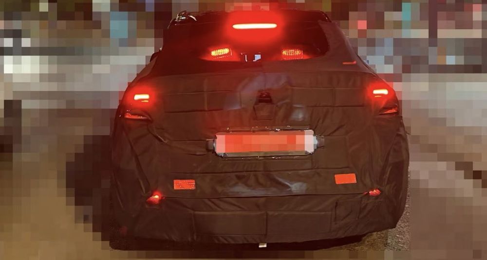 Tesla Model Y Refresh Spyshot