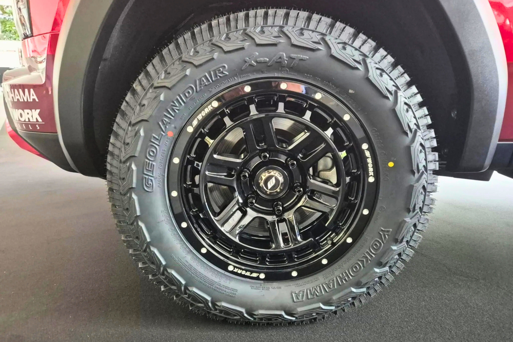 Mitsubishi Pajero Rally Concept รัดด้วยยาง Yokohama Geolandar X-AT