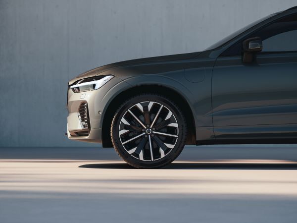 The refreshed Volvo XC60 2026 ล้อ