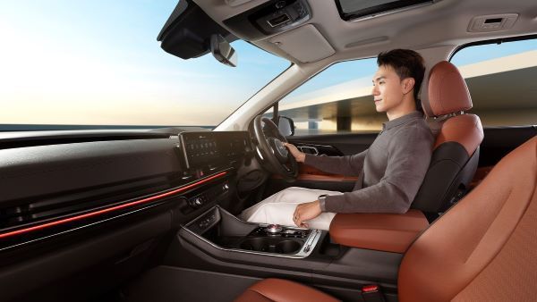 The new Kia Carnival HEV 7-seater 2025 1