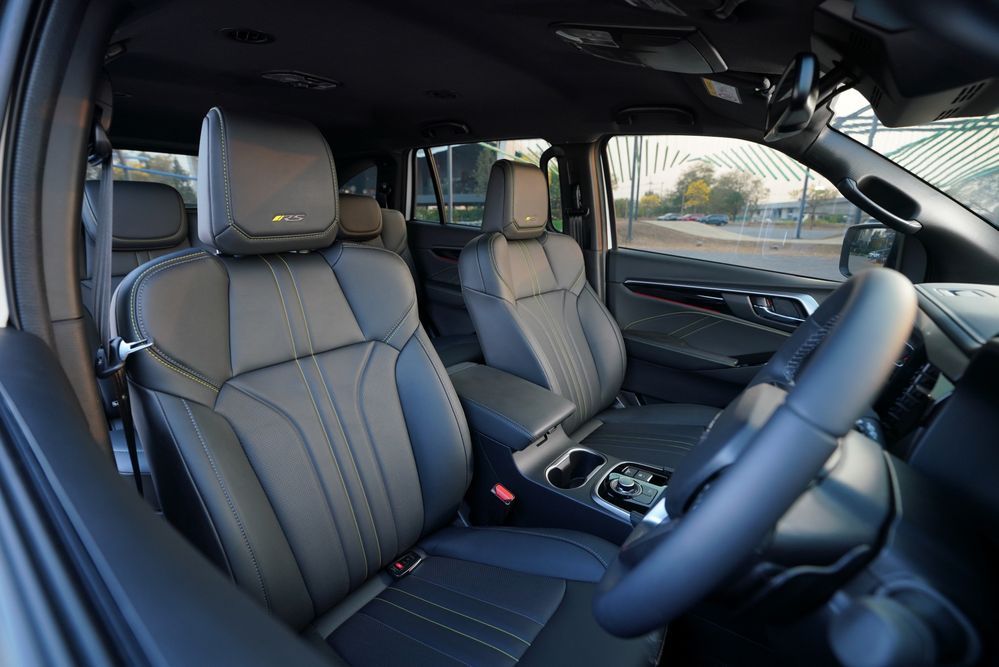 MU-X 2.2 Ddi MAXFORCE RS เบาะโดยสารตอนหน้า