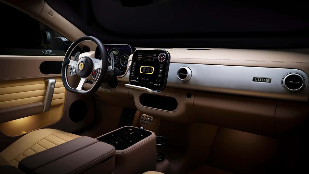 Ferrari Luce ห้องโดยสาร