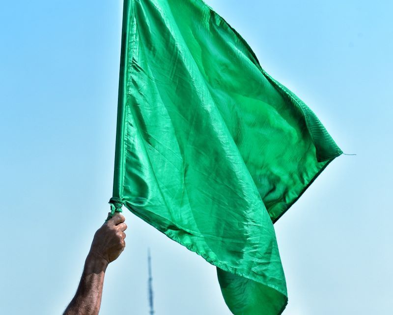 racing-green-flag