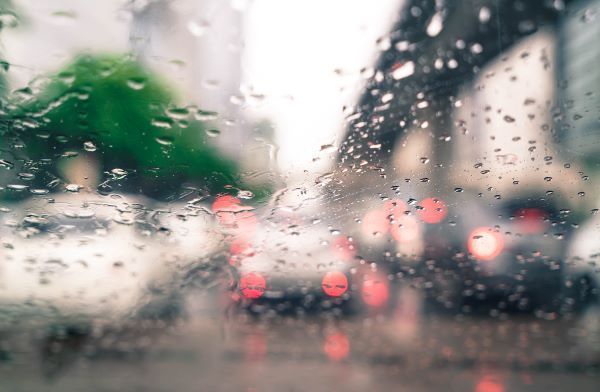 ขับรถขณะฝนตก ไม่ควรทำพฤติกรรมแบบนี้!! เสี่ยงเกิดอุบัติเหตุ 2025