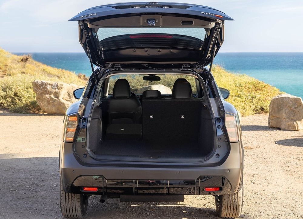 Nissan Kicks Rock Creek พื้นที่เก็บสัมภาระตอนท้าย