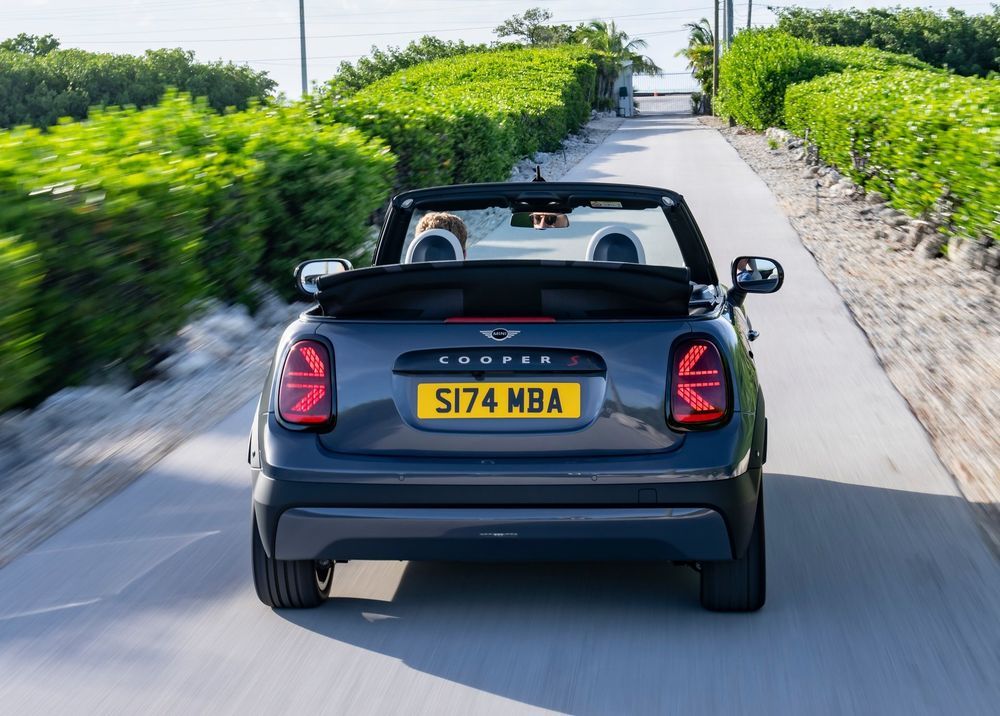 ขุมพลังการขับขี่ Mini Cooper S Convertible 2025 (12)