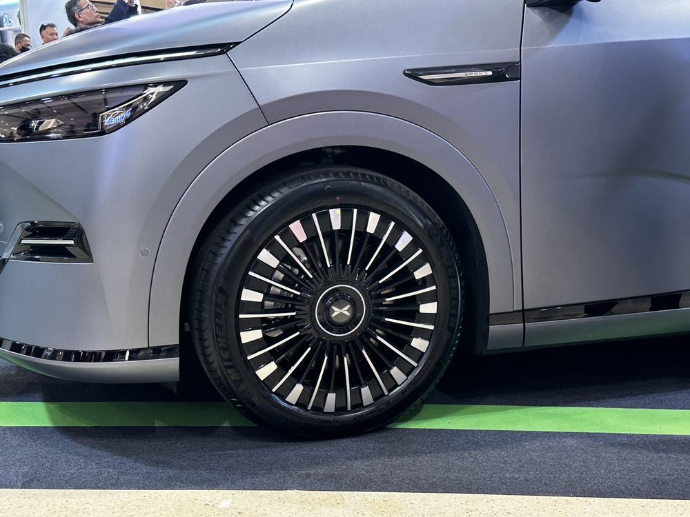 XPENG X9 Executive Special Color Edition