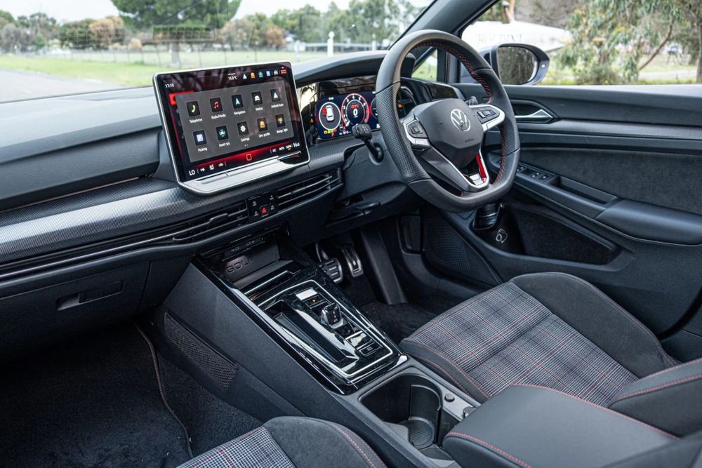 VW Golf GTI 2026 ภายในห้องโดย