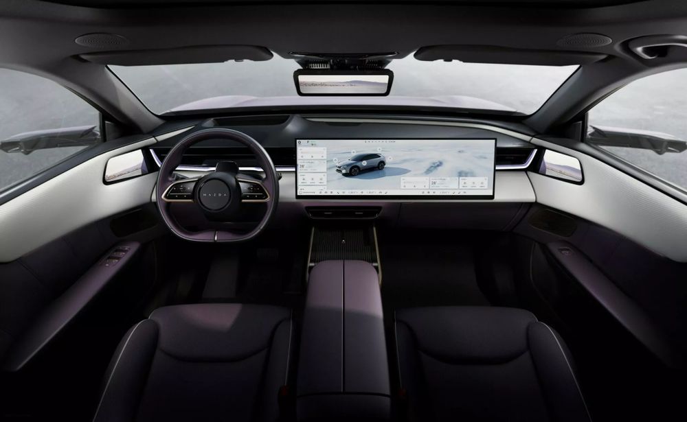 Mazda EZ-60 ภายในม่วง