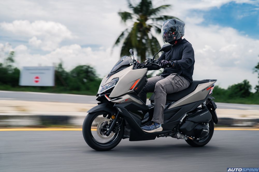 ZONTES 150X ขับขี่