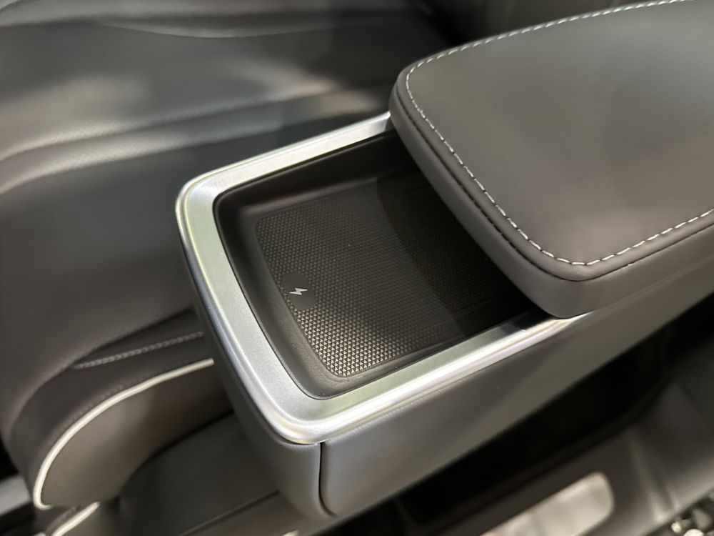 XPENG X9 Executive Special Color Edition