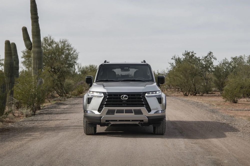 Lexus GX 550h hybrid ด้านหน้า