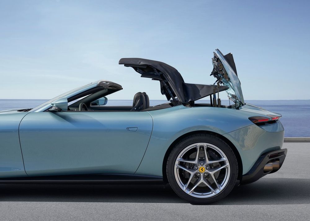 Ferrari Roma Spider เปิดประทุนภายใน 13.5 วินาที
