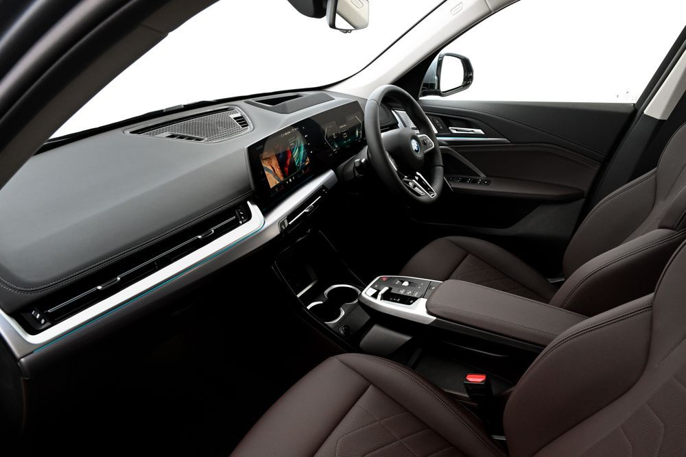 จุดเด่นภายใน BMW iX1 eDrive20L M Sport
