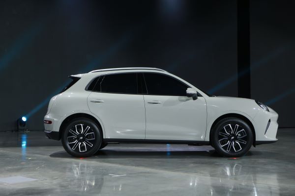 ORA 5 2026 ด้านข้าง