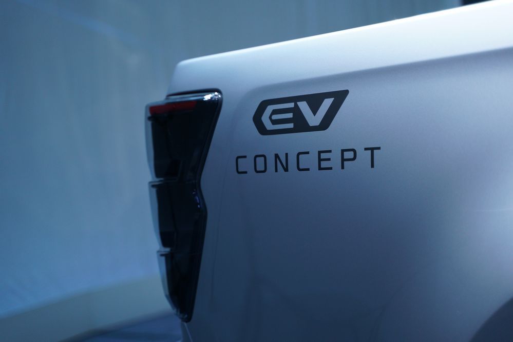 Isuzu D-Max EV Concept (3)