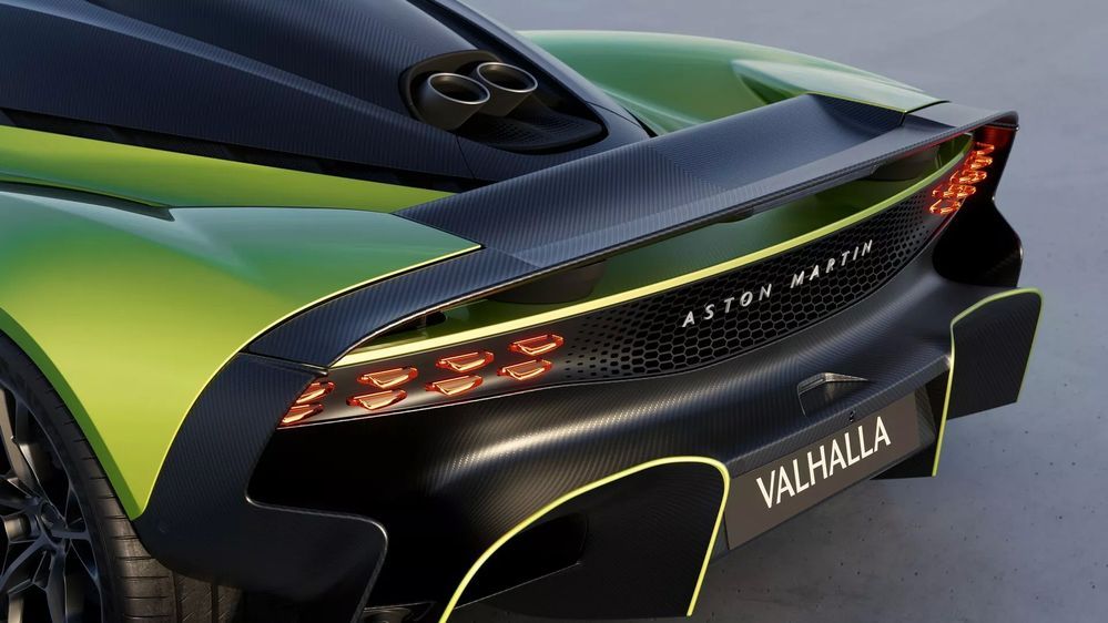 Aston Martin Valhalla 2025