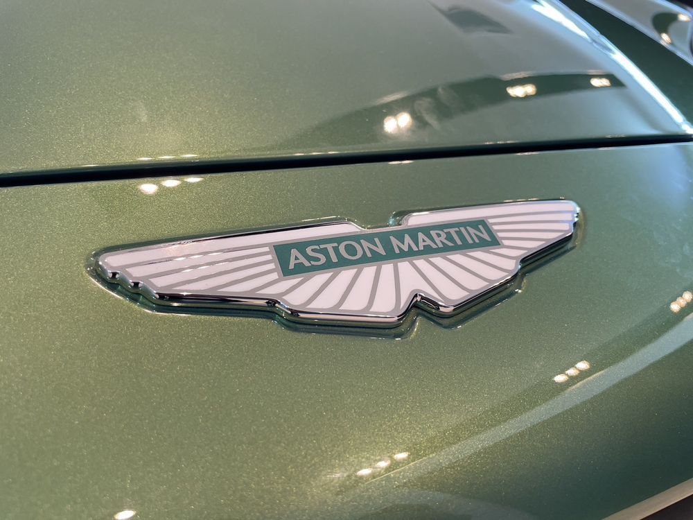 เปิดตัว Aston Martin DB12