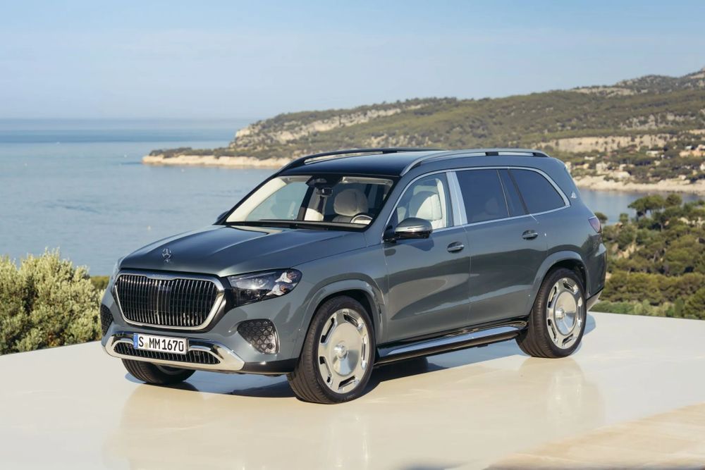Mercedes-Maybach GLS 680 ด้านข้าง