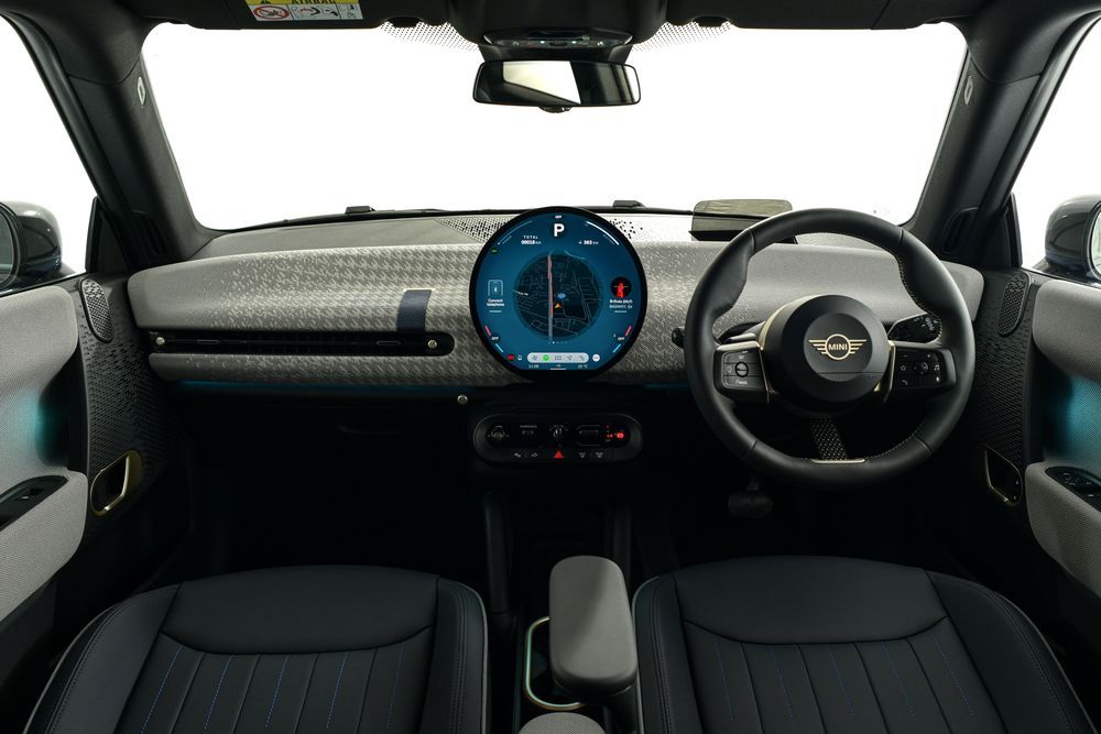 ภายใน MINI Cooper SE เจเนอเรชันที่ 5 หรือ MY2024 (10)