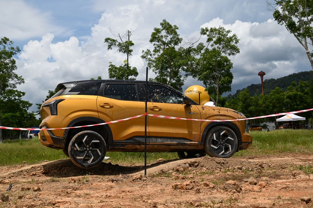 Mitsubishi XForce HEV 