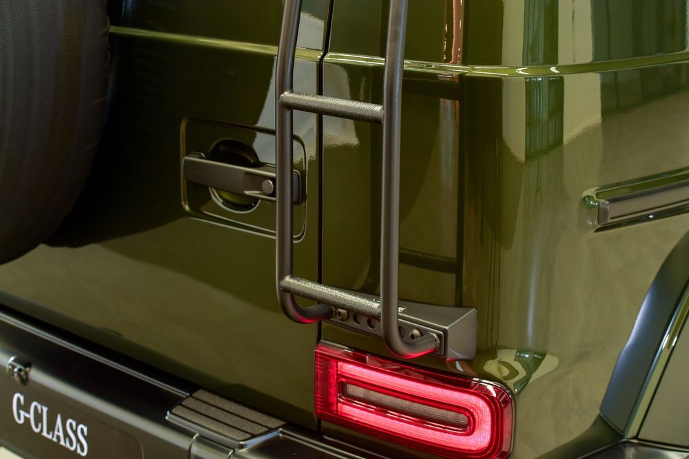 Mercedes-Benz G 450 d Vintage Look บันไดหลัง