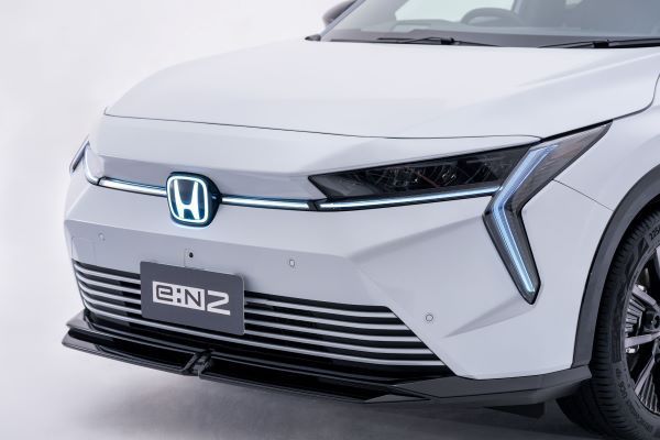Honda eN2 รถยนต์ไฟฟ้า ด้านหน้า